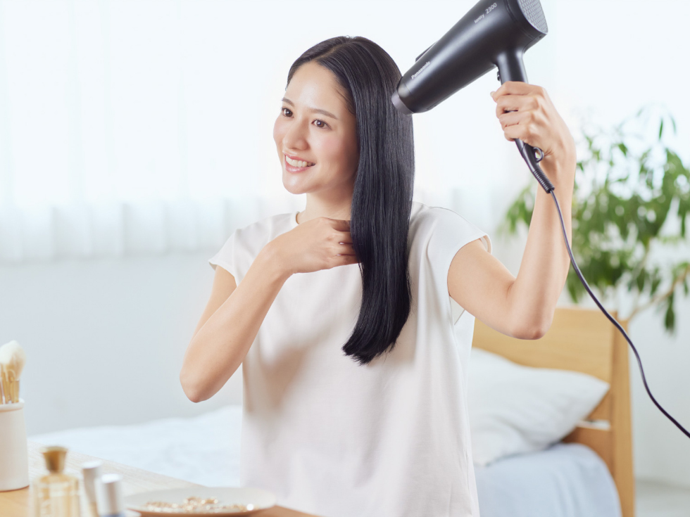 Máy sấy tóc Panasonic EH-NE85-K645